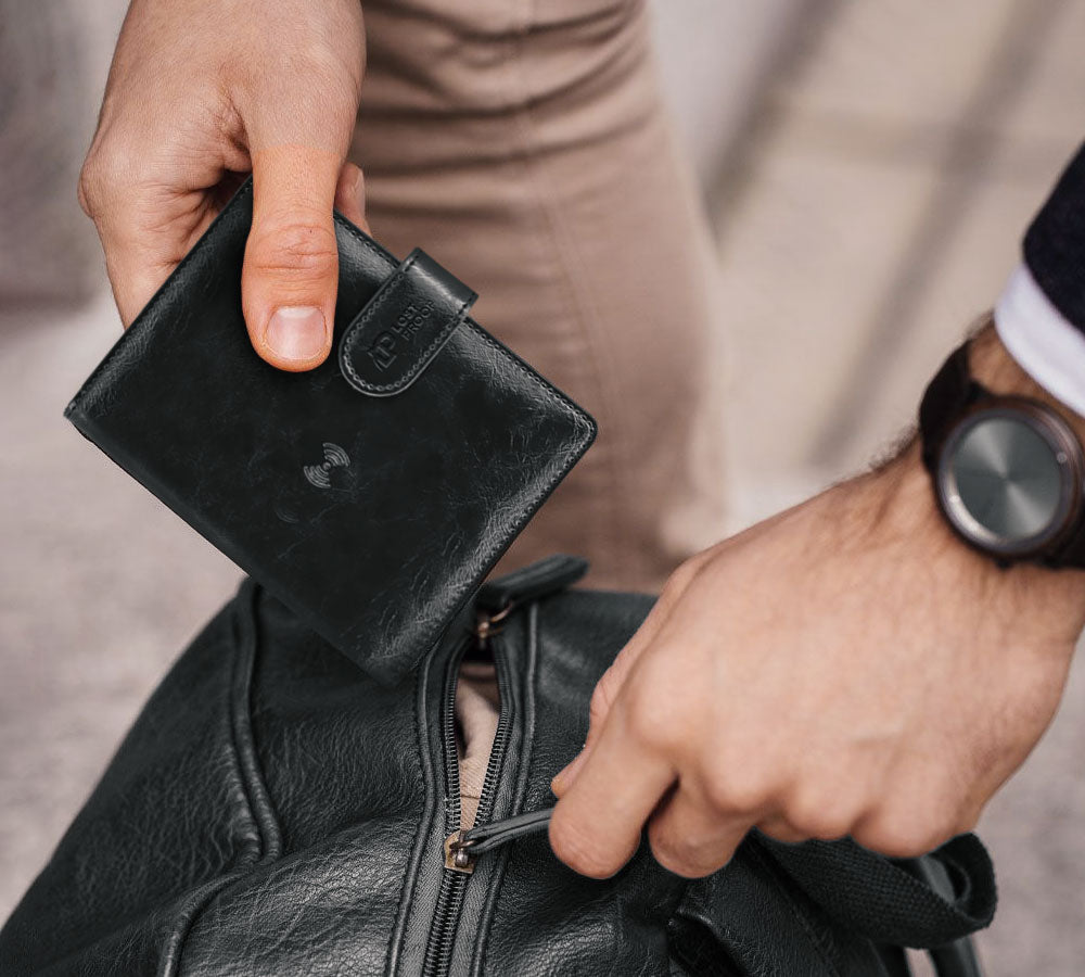 CardPass Wallet. A GPS Tracked Passport Holder That Connects To Apple's Find My Network. 